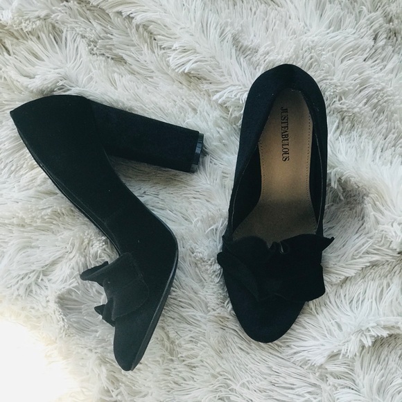 JustFab Shoes - Citrine Velvet Pump- NEW